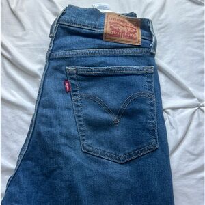 Wedgie Fit Levi’s